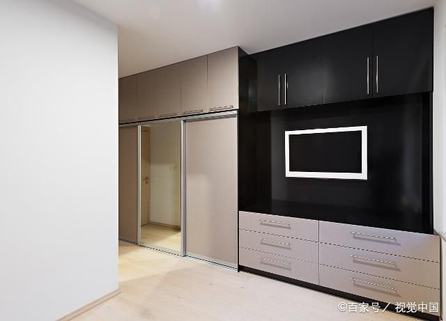 去选“定制衣柜”，，，，，，，，带了设计师闺蜜，，，，，，，，4个问题“问倒”商家